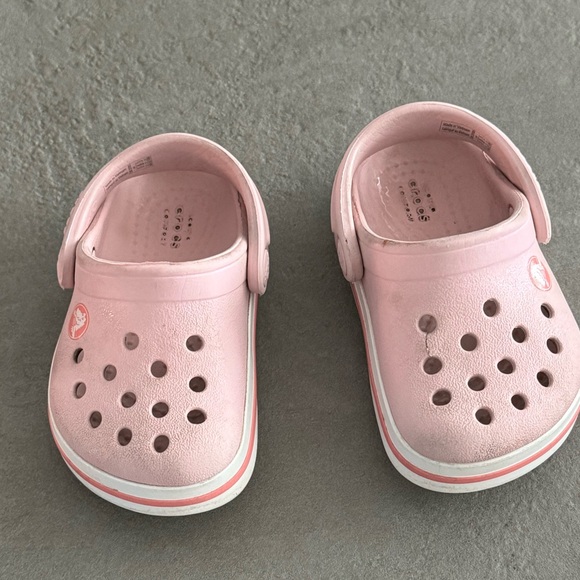 Crocs for Baby Girl Light Pink Size 4 for New Walkers - Picture 3 of 9